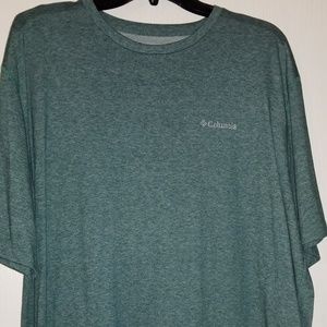 Columbia T-shirt